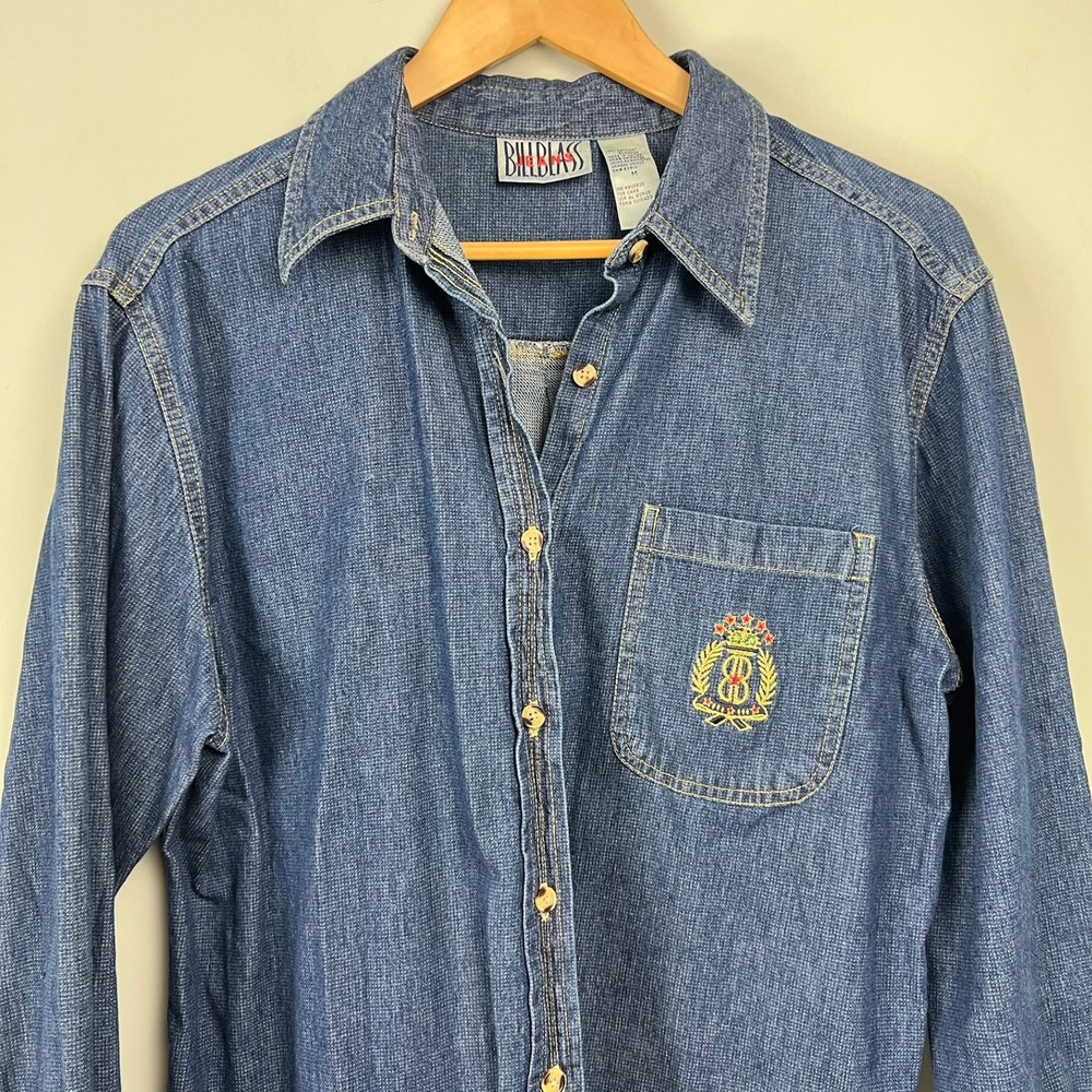 Bill Blass Women M Denim Button Down Shirt Embroidered Crest 90s Preppy Academia - Picture 2 of 8